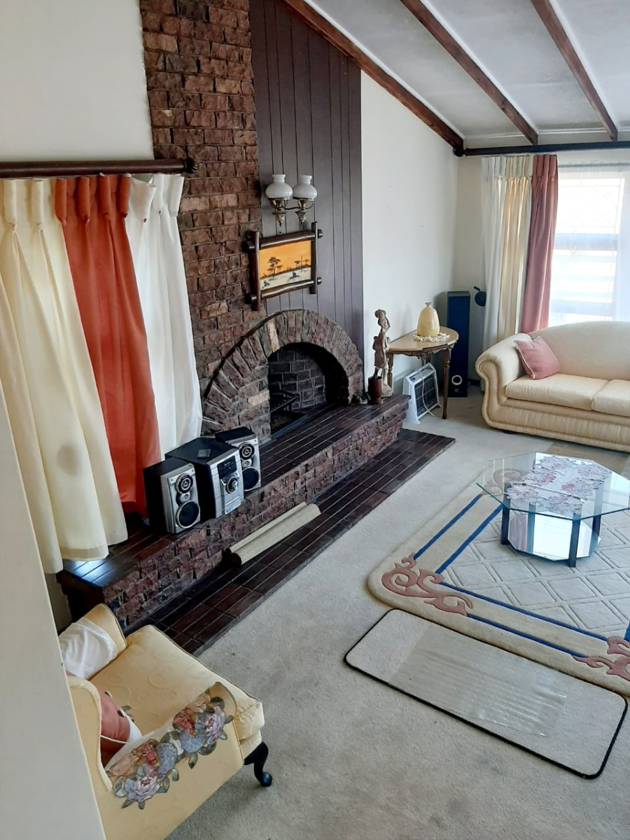 5 Bedroom Property for Sale in Amalinda Eastern Cape